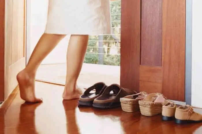 vastu tips wearing slippers of these colours can get you in trouble money will also be tight
