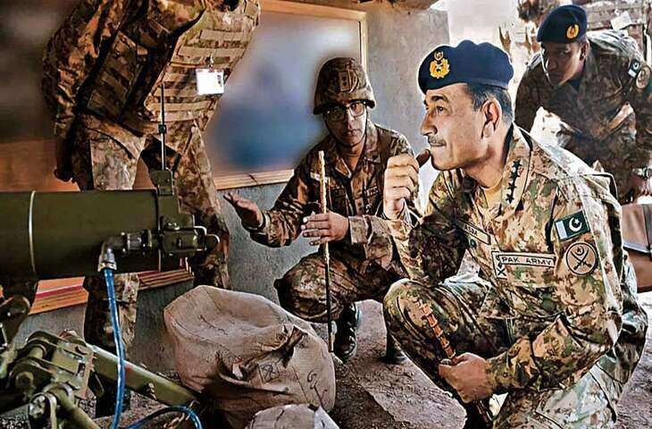 PAK Army का बढ़ता वर्चस्व: PIA टेकओवर के साथ देश की सत्ता पर सेना की पकड़ मजबूत,&nbsp;मुनीर का मुंह ताकेंगे शहबाज