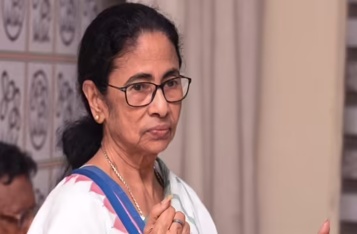 राजनीतिक भाषण पड़ा भारी! ममता बनर्जी के खिलाफ FIR दर्ज, समुदाय विशेष को लेकर दिए गए बयान पर मचा बवाल