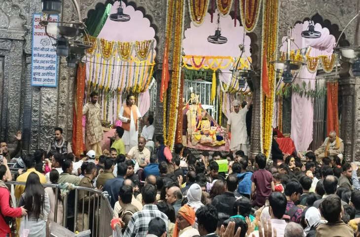 ठाकुर बांकेबिहारी मंदिर में भक्तिमय माहौल, श्रद्धालुओं ने आनंदित होकर किए दर्शन