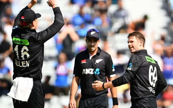 IND vs NZ 1st ODI Live Score: श्रेयस अय्यर और ऋषभ पंत क्रीज पर डटे हुए, न्यूजीलैंड को विकेटों की तलाश