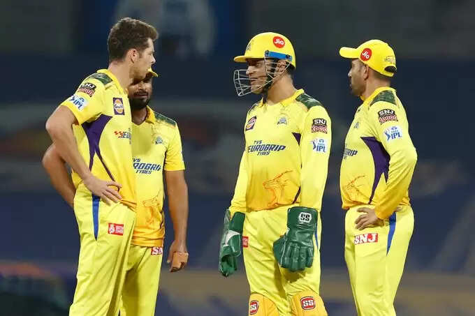 IPL 2022: प्लेऑफ की रेस से लगभग बाहर हुई 7वीं हार के बाद MI, इस जीत का CSK को नहीं हुआ POINTS TABLE में फायदा