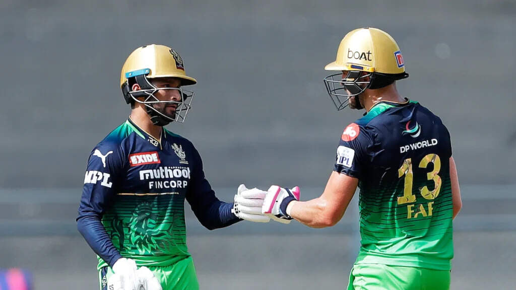 IPL 2022 SRH vs RCB: Umran Malik रहे विकेट लेने में नाकाम, फाफ और पाटीदार ने मिलकर ठोके 20 रन