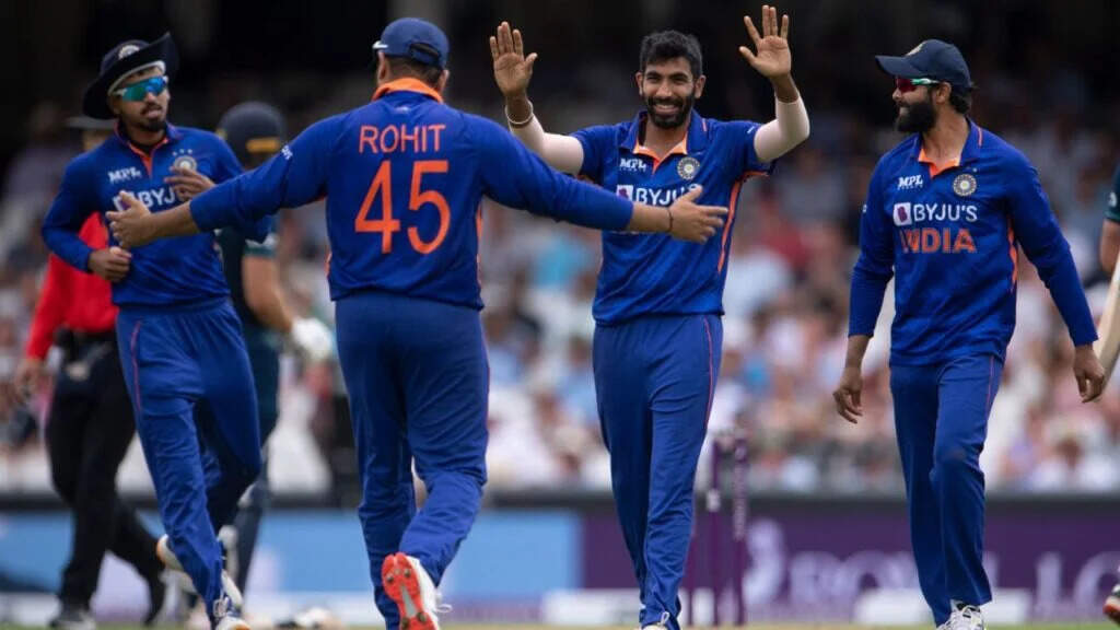 Team India ने किया एक वार मिले दो पुरूस्कार, मैच में इंग्लैंड को शिकस्त देने के साथ ODI रैंकिंग में पाकिस्तान को भी पछाड़ा