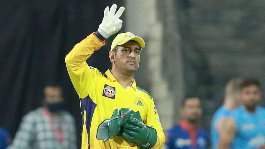 IPL 2022: CSK की बागडोर अपने हाथों में लेते ही गेंदबाजों को MS Dhoni ने  दिया ‘गुरु मंत्र’, दिया जडेजा की कप्तानी पर भी बयान