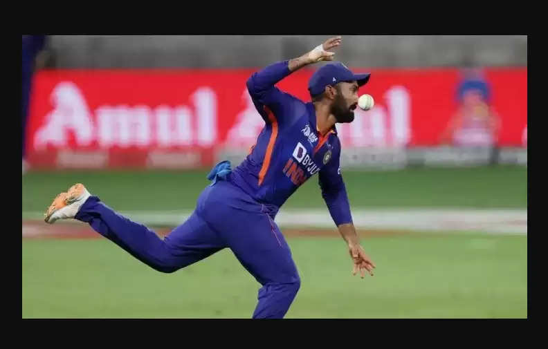Dinesh Karthik bowler0--1-111111111111.PNG